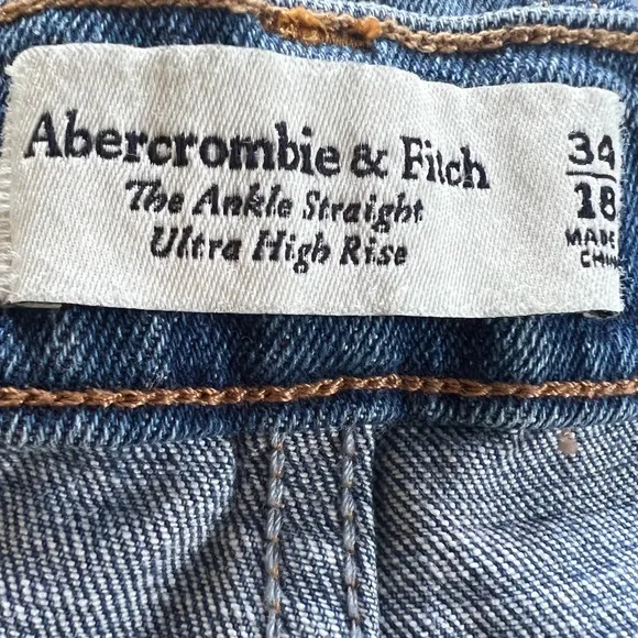 Abercrombie &amp; Fitch Ultra High Rise Ankle Straight Jean Size 18