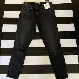 ABERCROMBIE SUPER SKINNY ANKLE MID RISE RISE JEAN