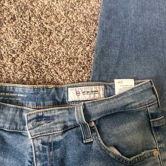 AG Adriano Goldschmied The Farrah Skinny Ankle Size 31R