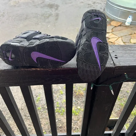 Boys NIKE Air More Uptempo Action Grape Athletic Sneakers / Size 4Y