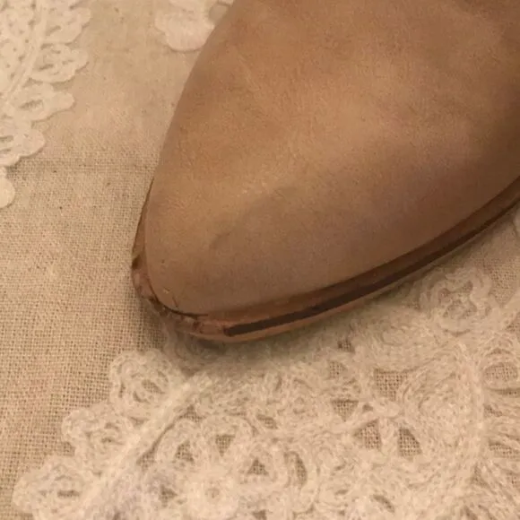 Catherine Malandrino Fimby Pointed Toe