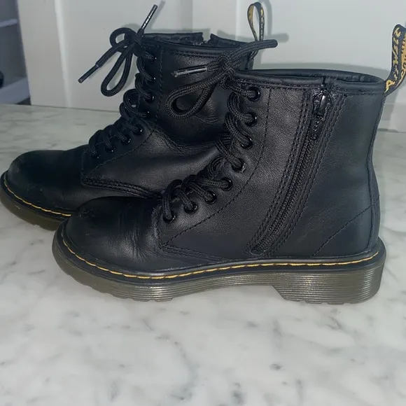 Dr. Martens 1460 SOFTY T LEATHER LACE UP BOOTS