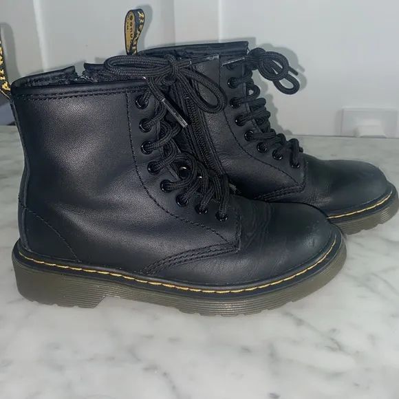 Dr. Martens 1460 SOFTY T LEATHER LACE UP BOOTS