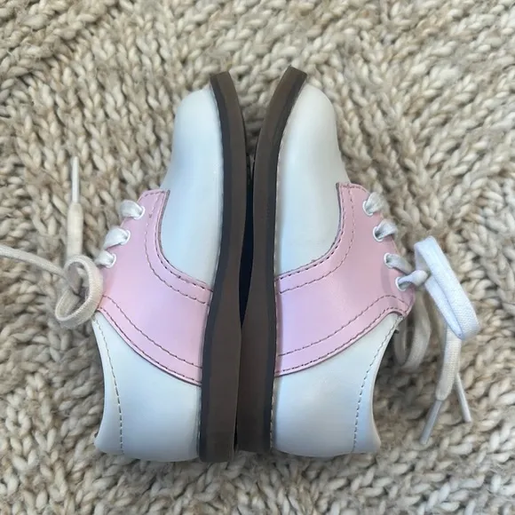 EEUC Footmates pink and white Oxford shoe size 5