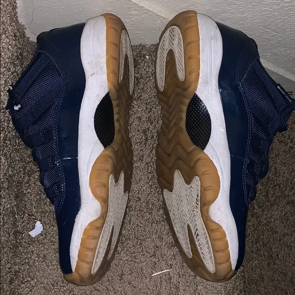 Jordan Retro 11s Low Navy Glue with gun bottom