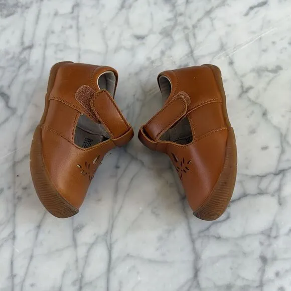 Livie &amp; Luca Prim Toddler Girls Shoes Sz 2 Mary Jane T-Strap