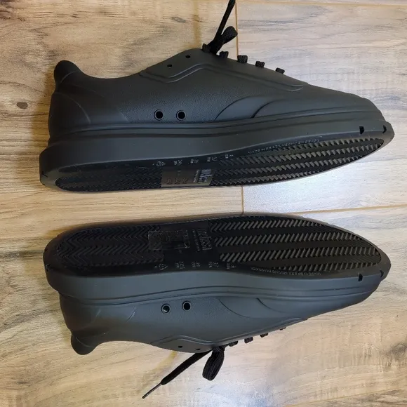 Melissa Classic Sneaker, black, size US 8