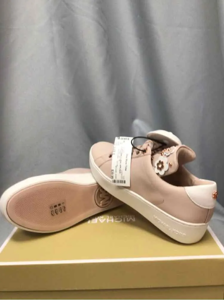 MICHAEL KORS SIZE 6 Ladies SHOES