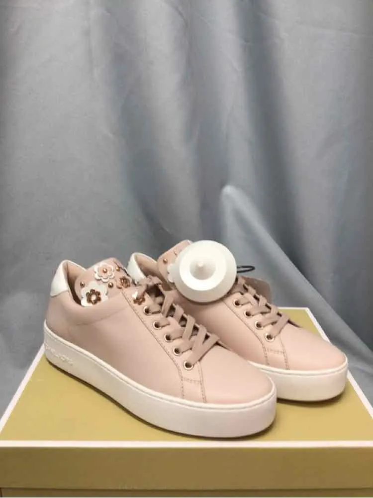 MICHAEL KORS SIZE 6 Ladies SHOES