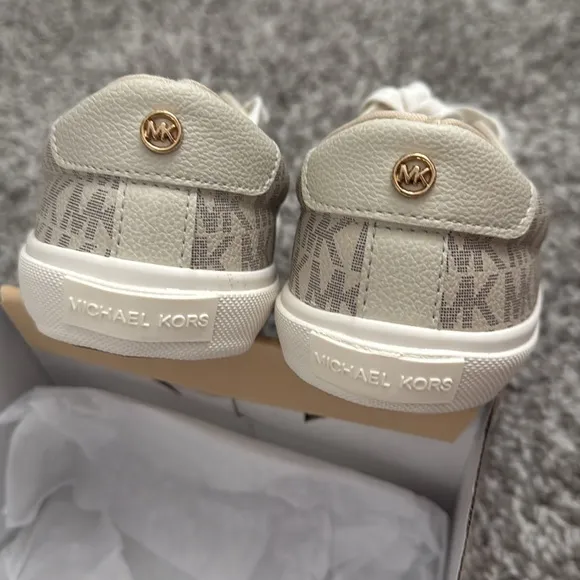 MICHAEL Michael Kors Girls Izette Regent Sneaker