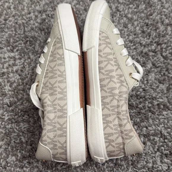 MICHAEL Michael Kors Girls Izette Regent Sneaker