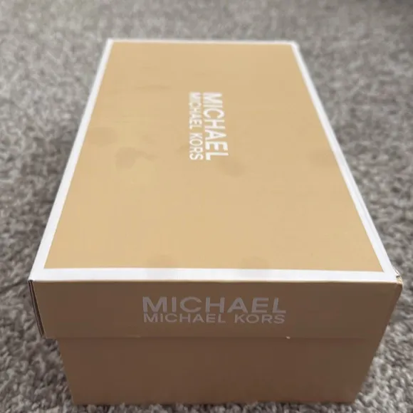 MICHAEL Michael Kors Girls Izette Regent Sneaker