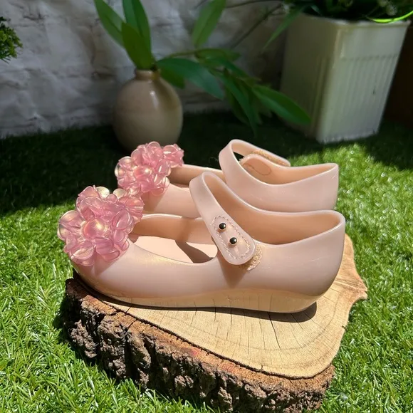 MINI MELISSAUltragirl SpringtimePearly Pink size 9 gently used