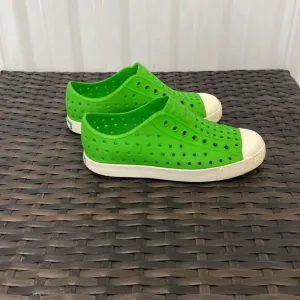 Native Jeffersons kid shoes size 13