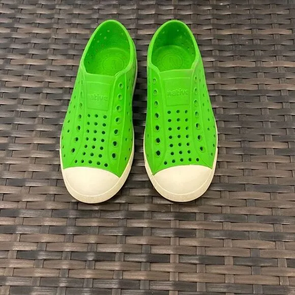 Native Jeffersons kid shoes size 13