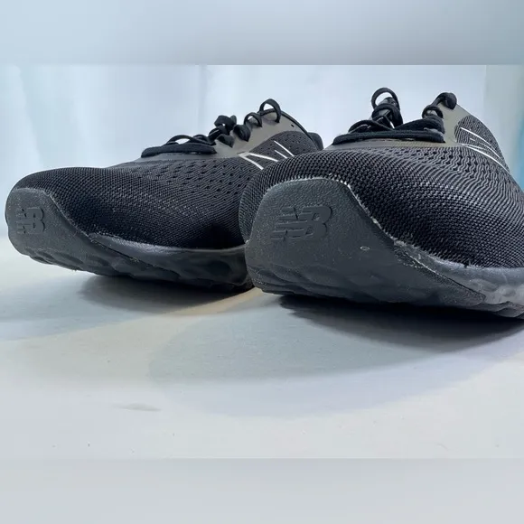 NEW BALANCE - Men's 520 V8 Running Shoe in the color Black/Black - Size:14 EUC