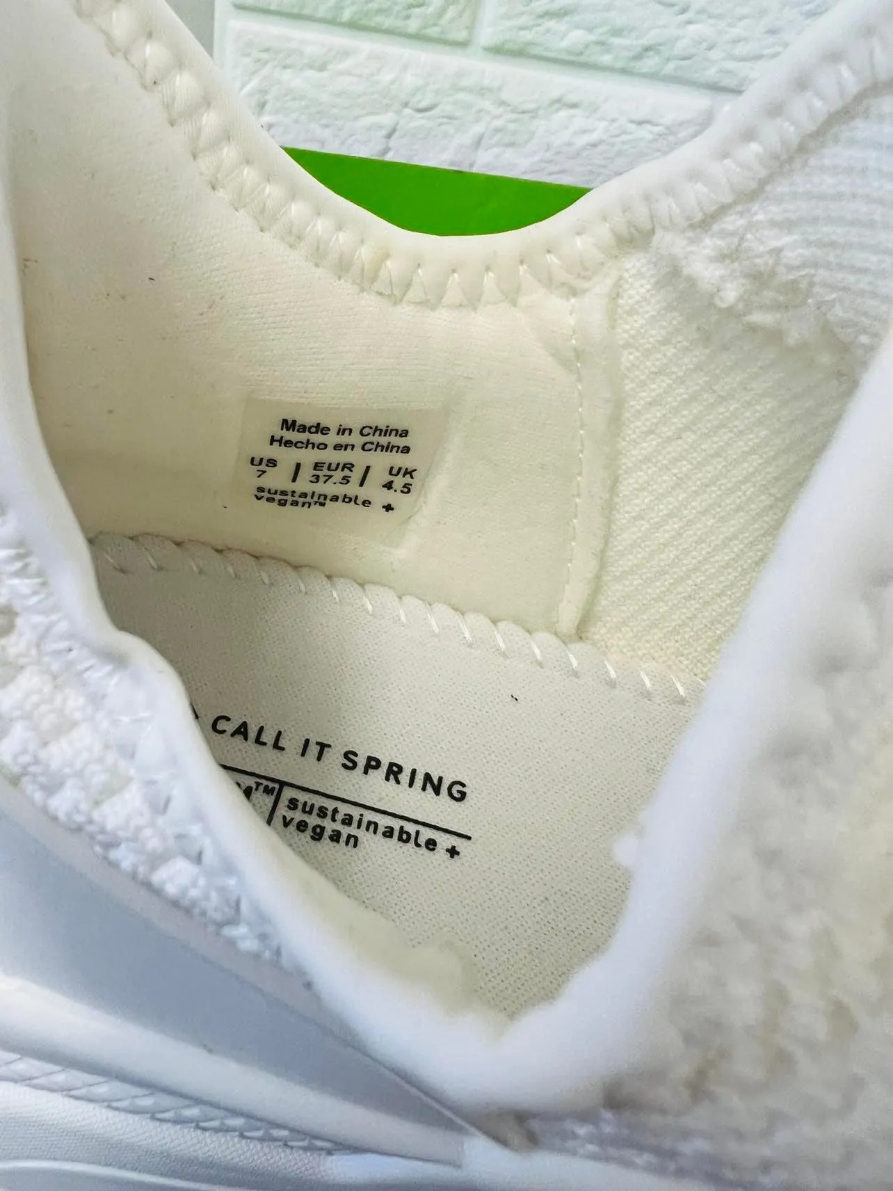 New in box! CALL IT SPRING Women's LEXXII Vegan Leather Sneaker, white, Sz 7! Soft backs make these easy to put on & off your feet!