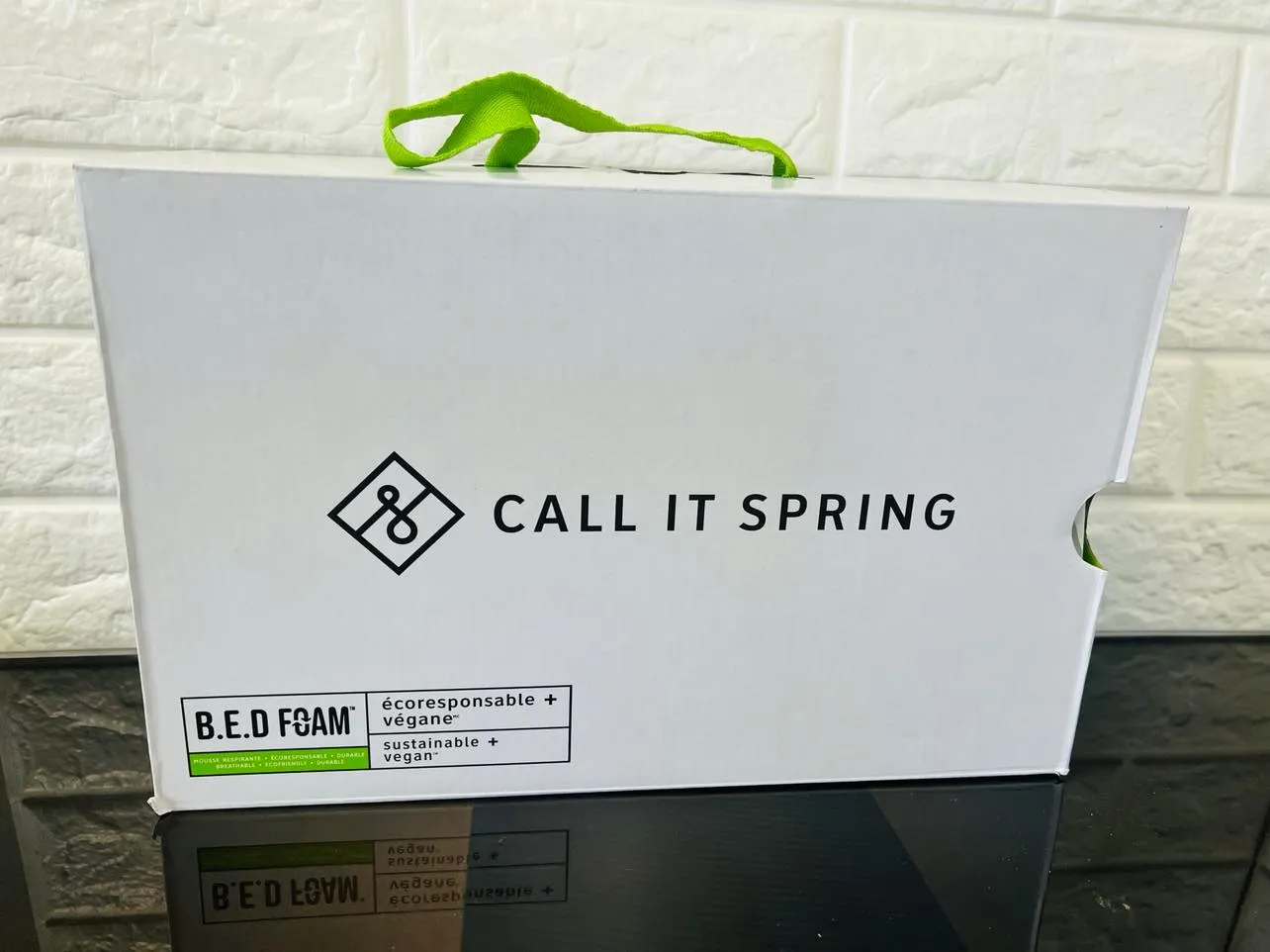 New in box! CALL IT SPRING Women's LEXXII Vegan Leather Sneaker, white, Sz 7! Soft backs make these easy to put on & off your feet!