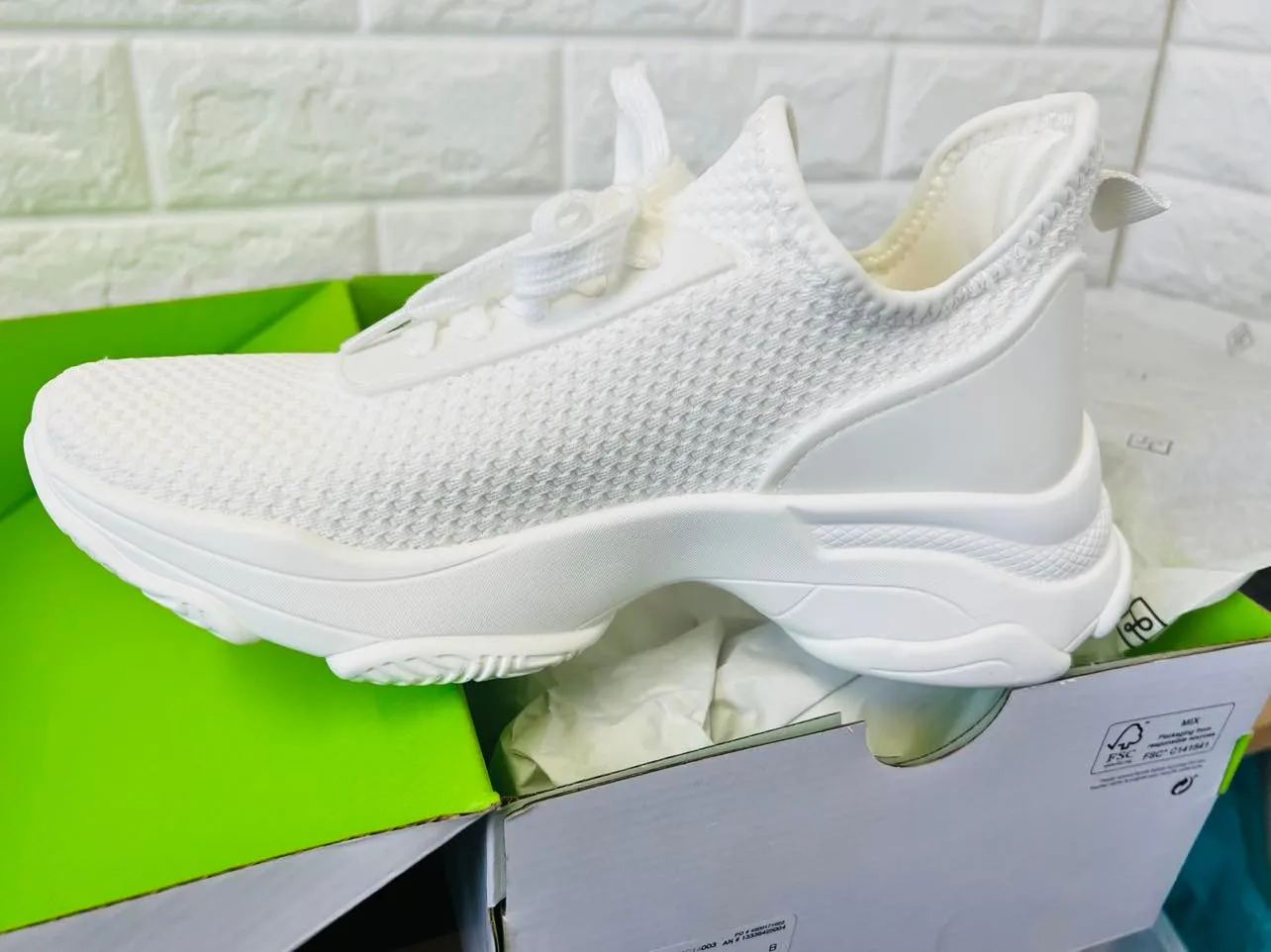 New in box! CALL IT SPRING Women's LEXXII Vegan Leather Sneaker, white, Sz 7! Soft backs make these easy to put on & off your feet!