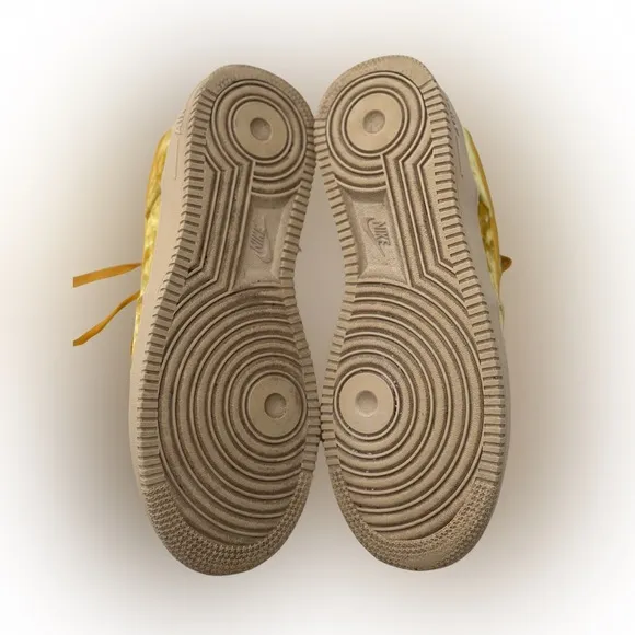 Nike Air Force 1 LV8 Gold Velvet Classic Sneakers