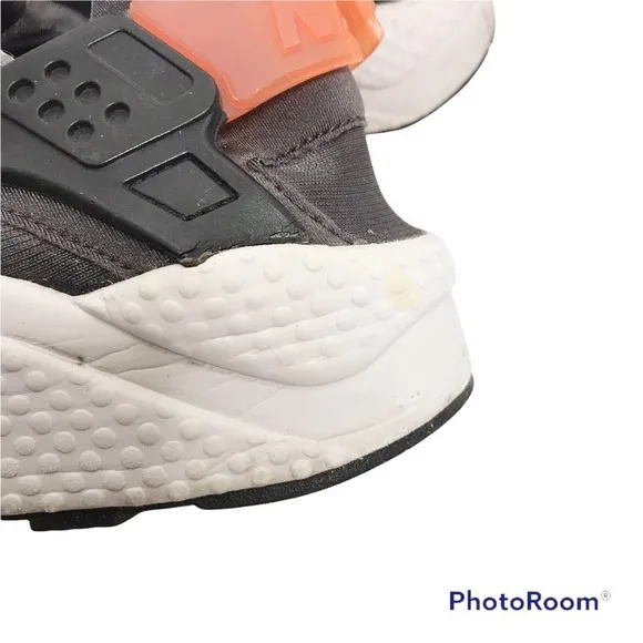 Nike Air Huarache in Cool Grey/Black-Medium Ash-Hyper Punch size 11.5