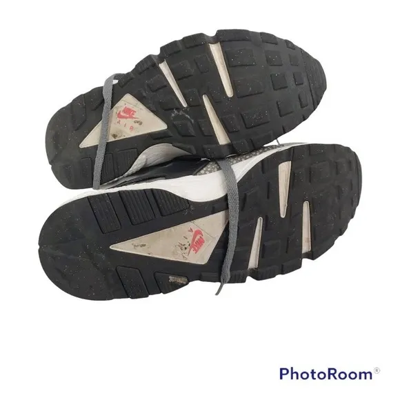 Nike Air Huarache in Cool Grey/Black-Medium Ash-Hyper Punch size 11.5