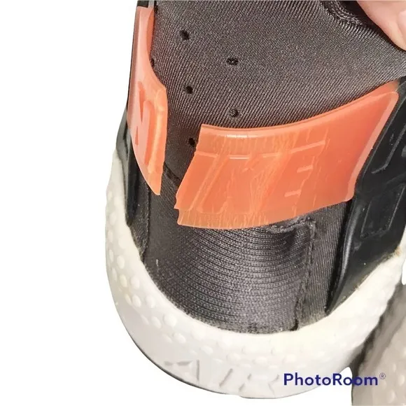 Nike Air Huarache in Cool Grey/Black-Medium Ash-Hyper Punch size 11.5