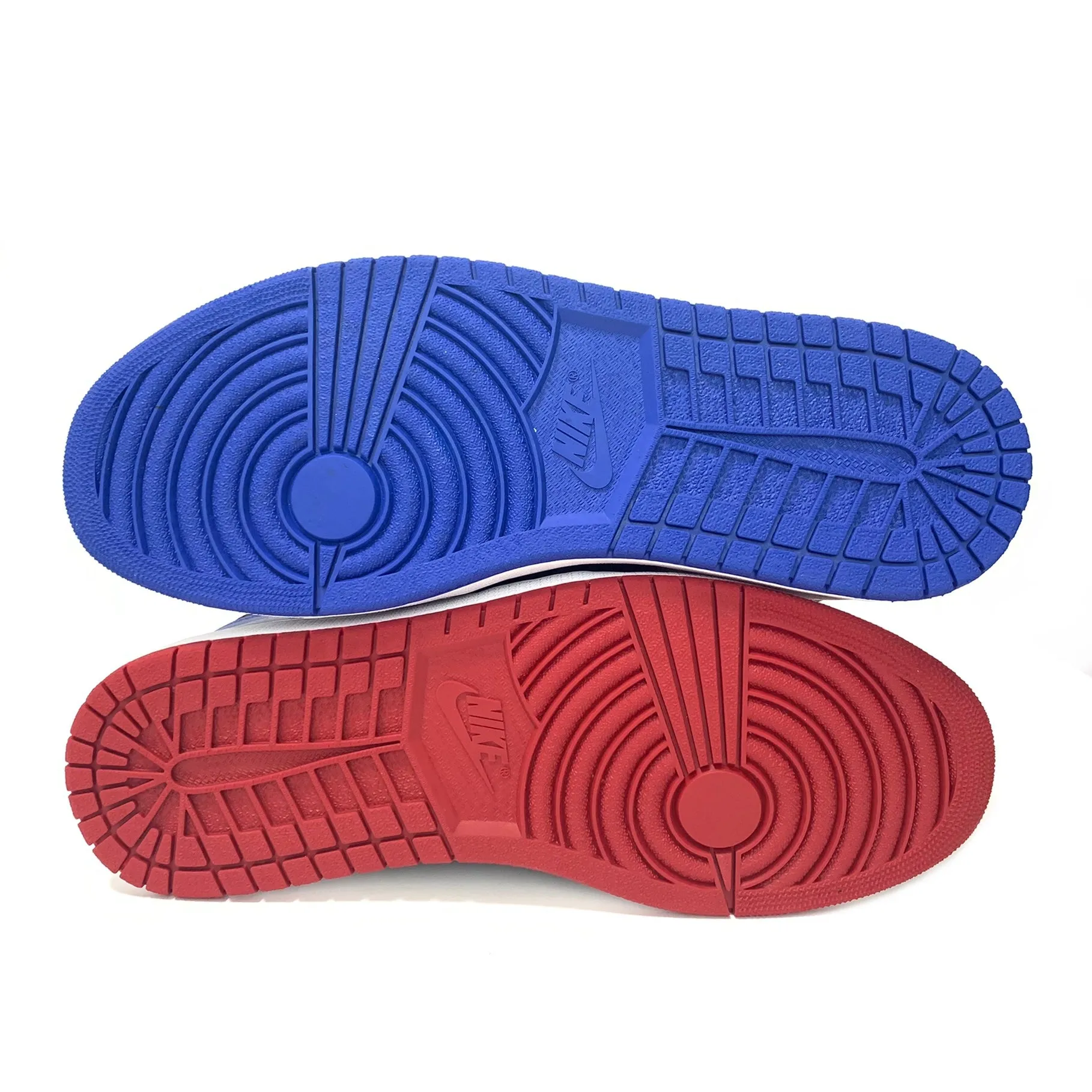 NIKE AIR JORDAN 1 RETRO HIGH OG TOP 3