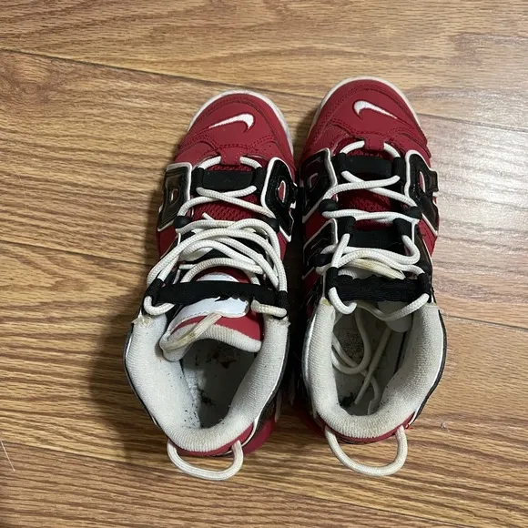 Nike Air More Uptempo Bulls Sneakers 4Y