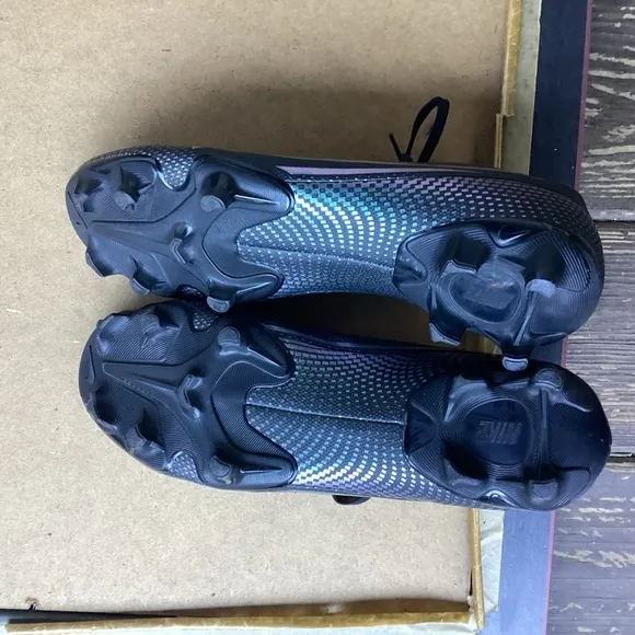 Nike black mercurial soccer athletic cleats, size 7