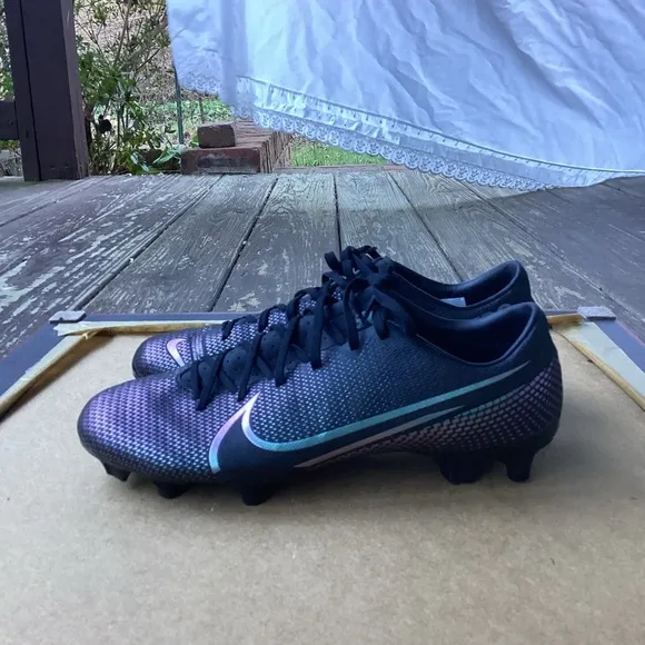 Nike black mercurial soccer athletic cleats, size 7