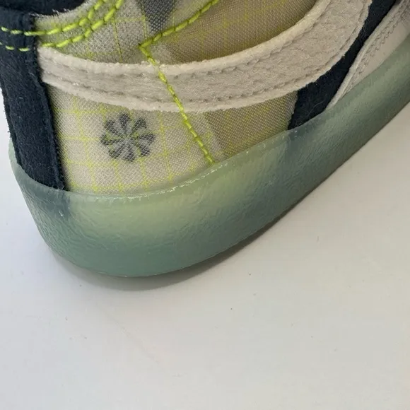 Nike Kids Shoes - Navy and Neon