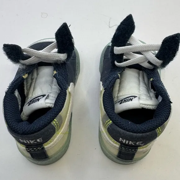 Nike Kids Shoes - Navy and Neon
