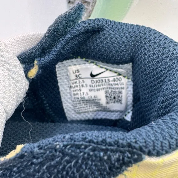Nike Kids Shoes - Navy and Neon