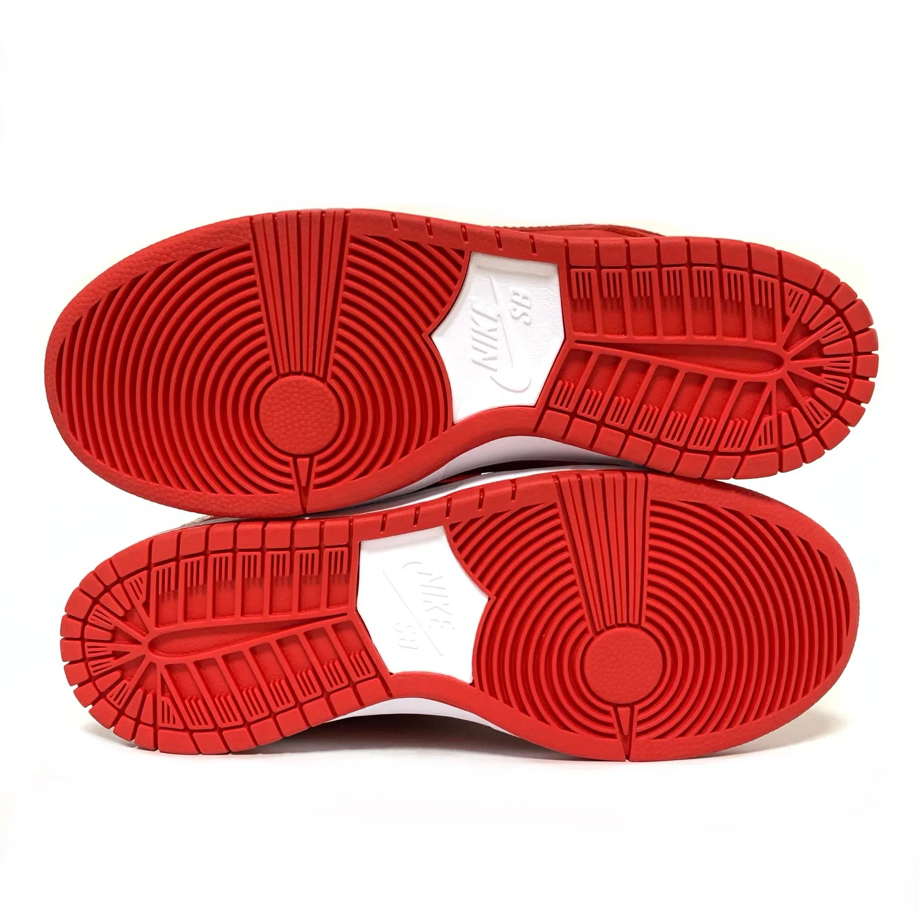 NIKE SB DUNK LOW PRO QS GIRLS DON’T CRY