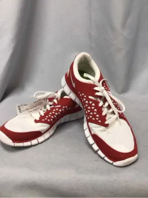 NIKE SIZE 7 1/2 Ladies SHOES