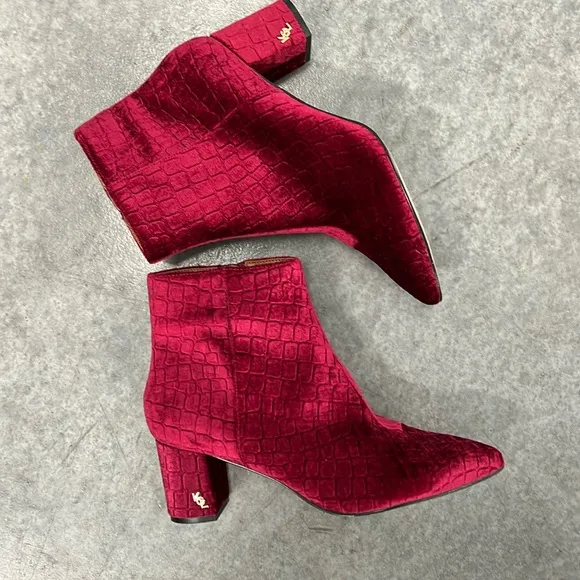 NWOB $175 Kurt Geiger Burlington Ankle Bootie