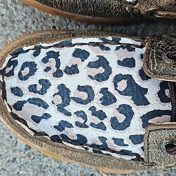 NWT NEW Twisted X Distressed Leopard Boat Shoe Driving Moc Size 2