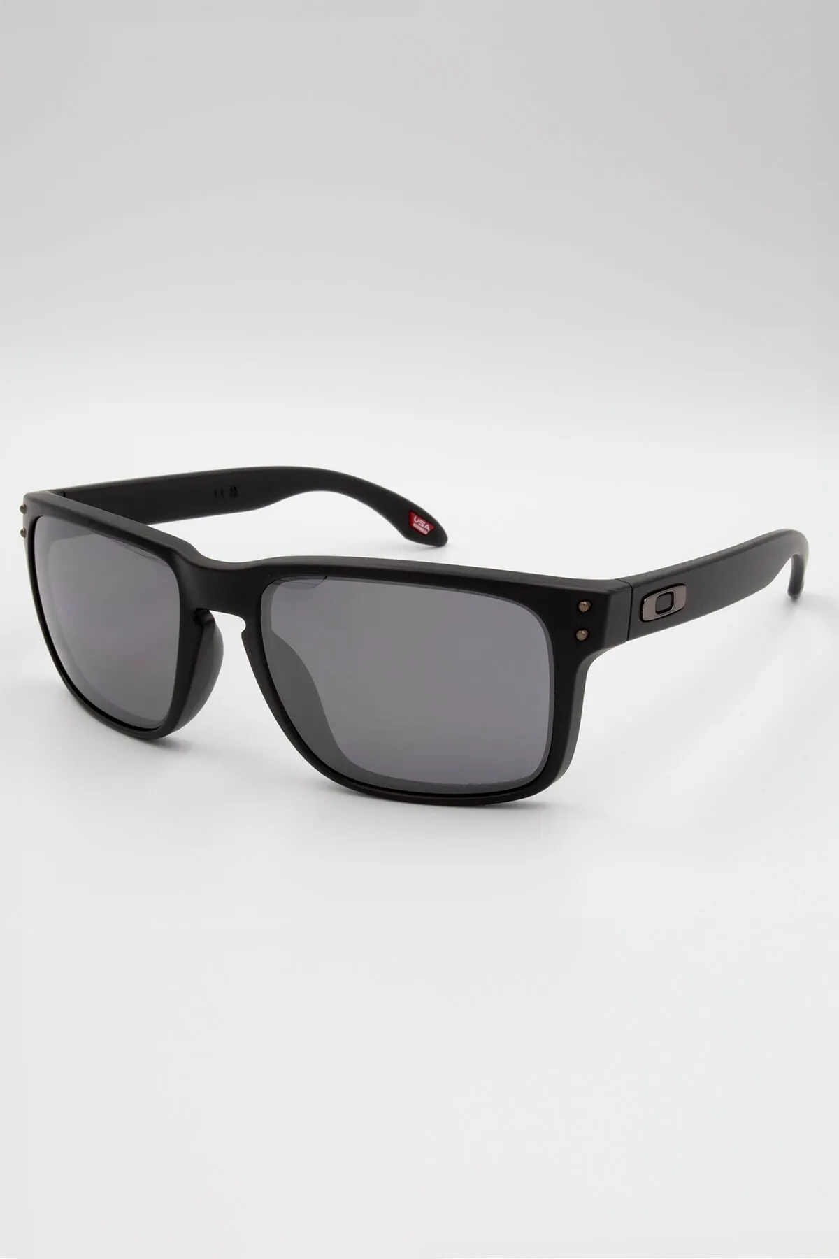 Oakley Holbrook