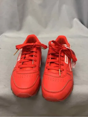 REEBOK SIZE 5 Ladies SHOES