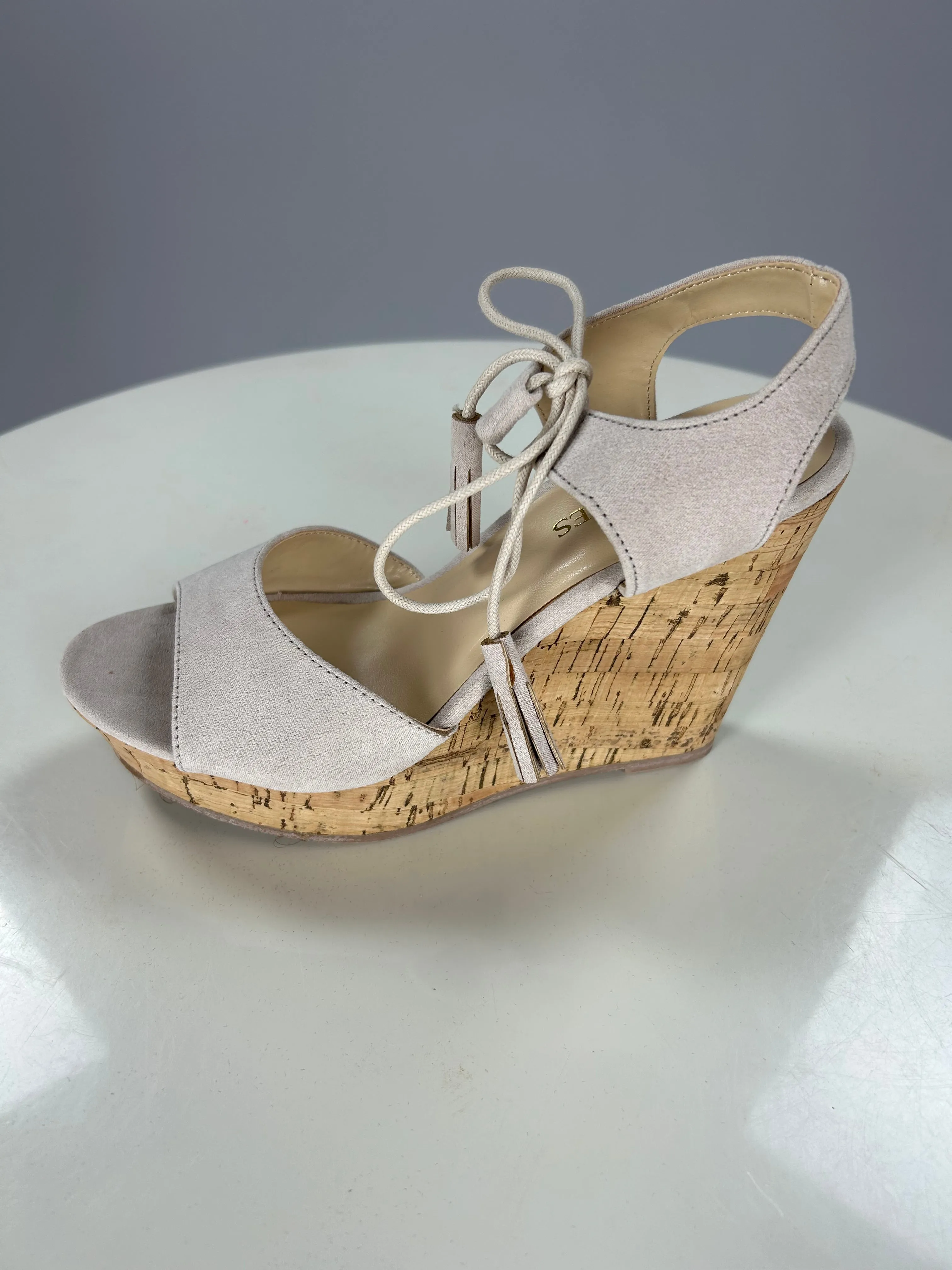 SALE!! SHOES {HotSoles}   with Tassel Laces