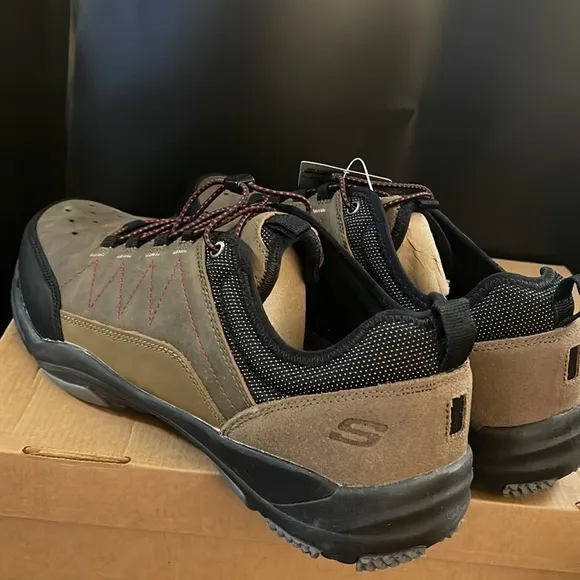 Skechers Men Classic Fit Air Cooled Memory Foam Size 12 Brown or Tan Black