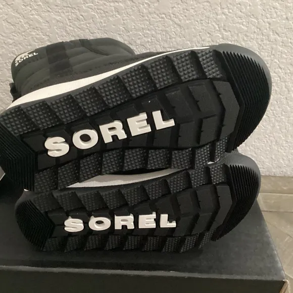 SOREL Whitney II Puffy Waterproof Boot (Toddler Kid), size 8