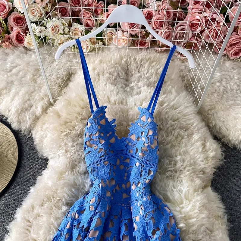 Women's hollow lace dress
